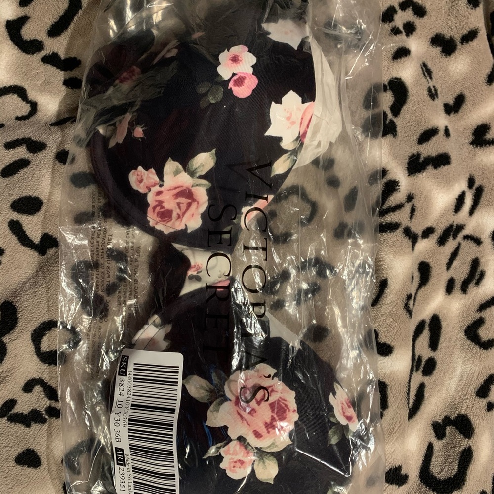 PINK NWT Wear Everywhere Lightly Lined Bra 36B